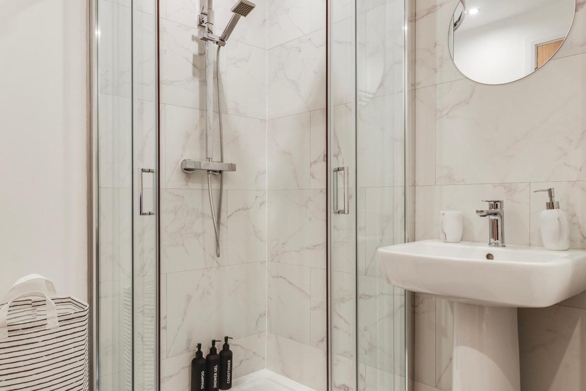 Cherryville Street Apartment Белфаст Екстериор снимка