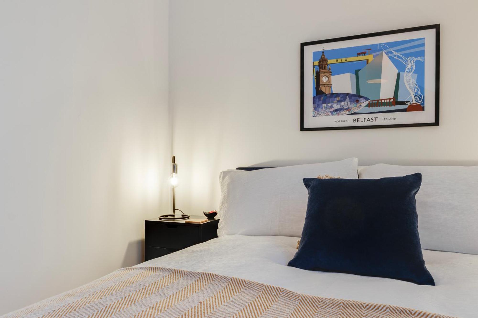 Cherryville Street Apartment Белфаст Екстериор снимка
